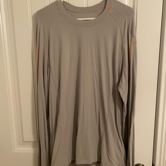 Lululemon Men’s XL long sleeve shirt - Picture 2 of 4